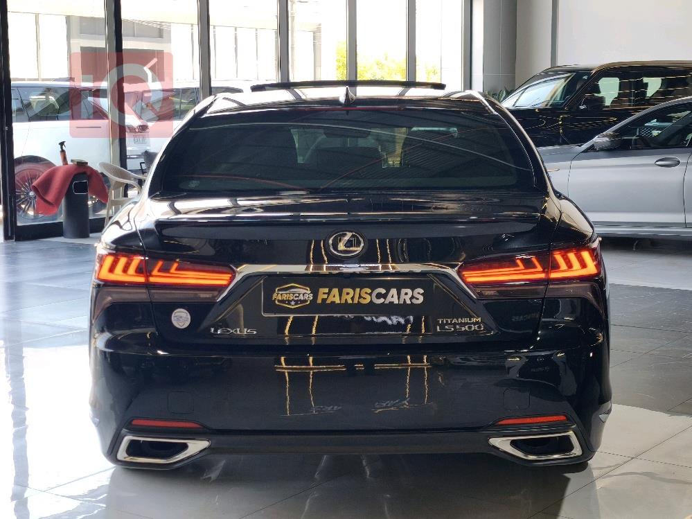 Lexus LS